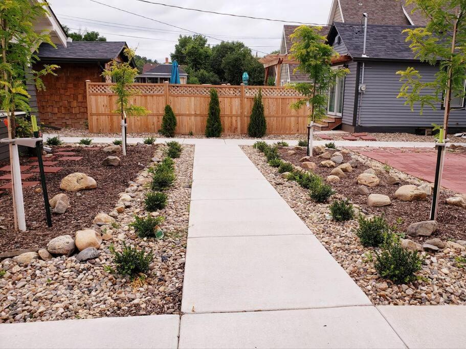 Cozy 2 Bdrm Vacation - 1 Mile To Dtwn Rapid Appartement *